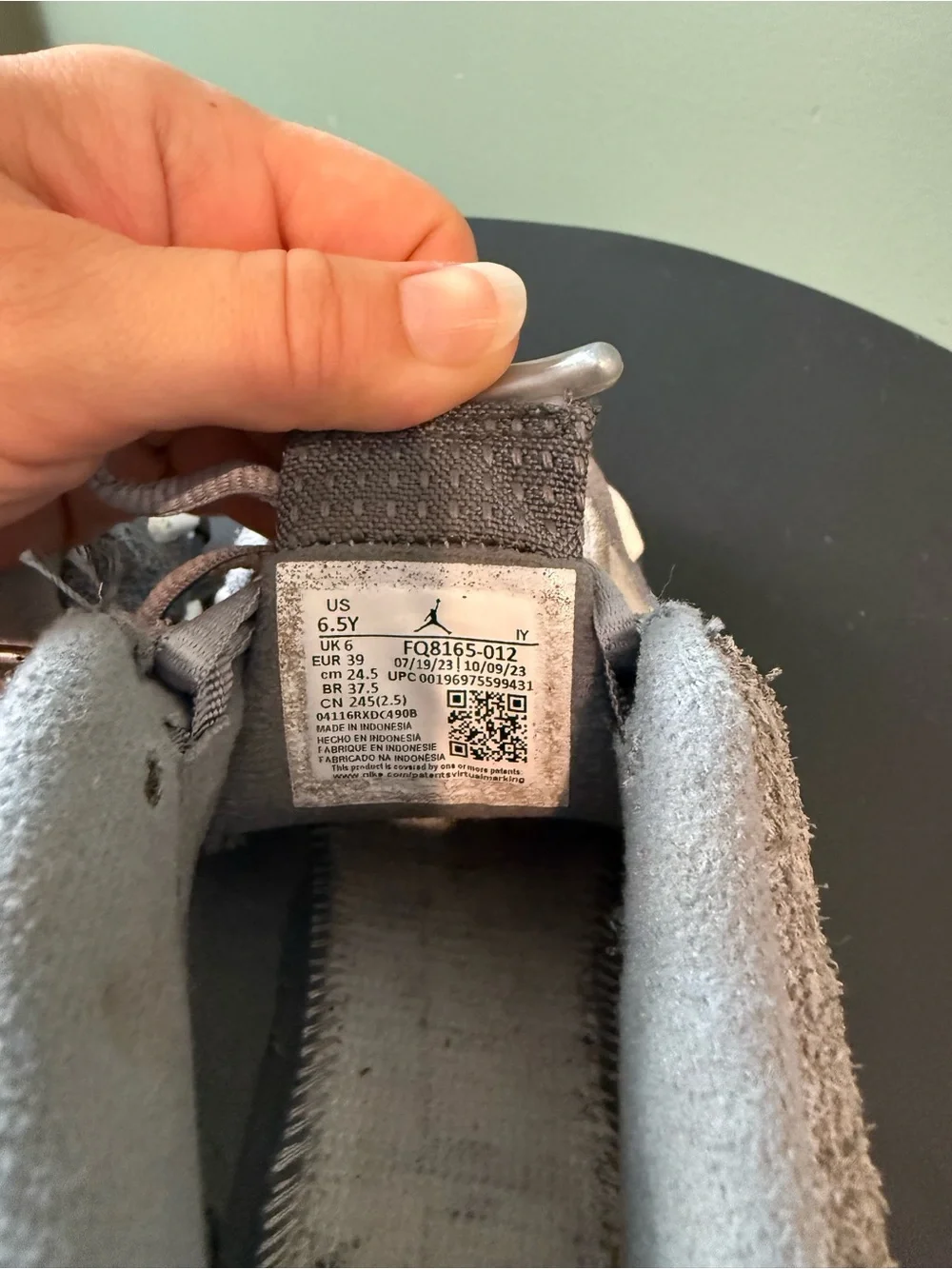 Jordan Low-Top Sneakers in Light Grey and White
